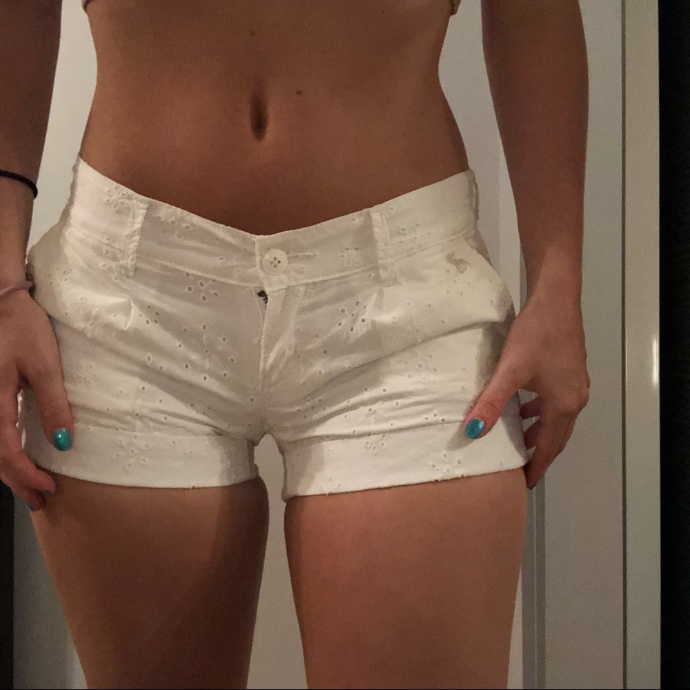abercrombie white shorts